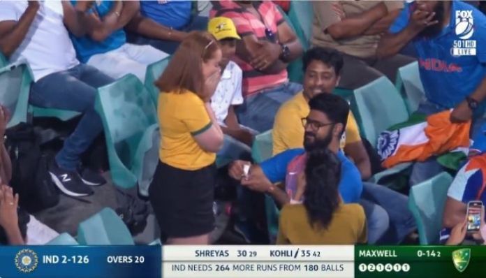 Watch hilarious memes: Indian fan proposes Australian girl during Ind vs Aus match