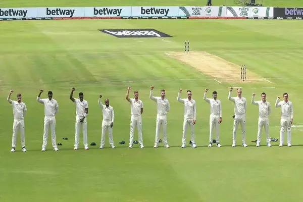 South African players brought their clench hands Saturday up in an enemy of bigotry signal toward the beginning of their two-Test arrangement against Sri Lanka.