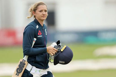 Sarah Taylor of England announces her retirement