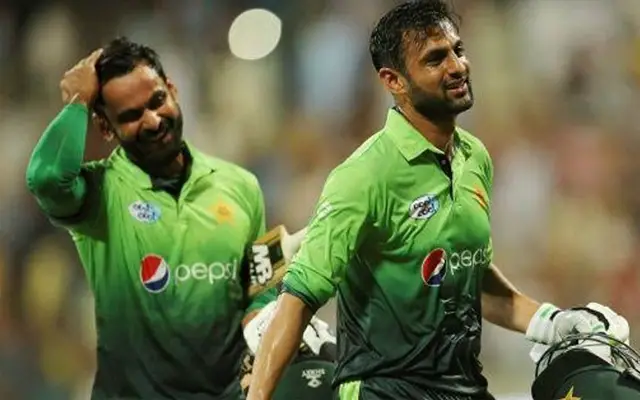 Hafeez, Malik are back for Bangladesh T20I series 1