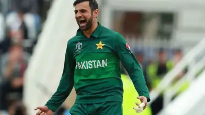 Shoaib Malik joins Pakistan squad against England