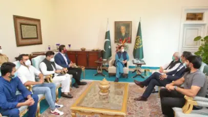 'We didn't go against PCB's policy' Misbah, Azhar clarify over meeting with PM Imran Khan on resumption of departmental cricket