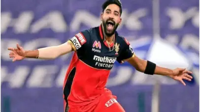  Mohammed Siraj 's dad Mohammed Ghaus had breezed through away before the Assessment arrangement started. Offered the opportunity to fly home, Siraj declined and